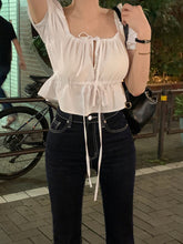 將圖片載入圖庫檢視器 Melanie Strap Blouse(White現貨)
