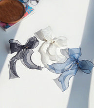 將圖片載入圖庫檢視器 Rosy Ruffle Ribbon Hairpin
