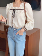 將圖片載入圖庫檢視器 Square neck blouse
